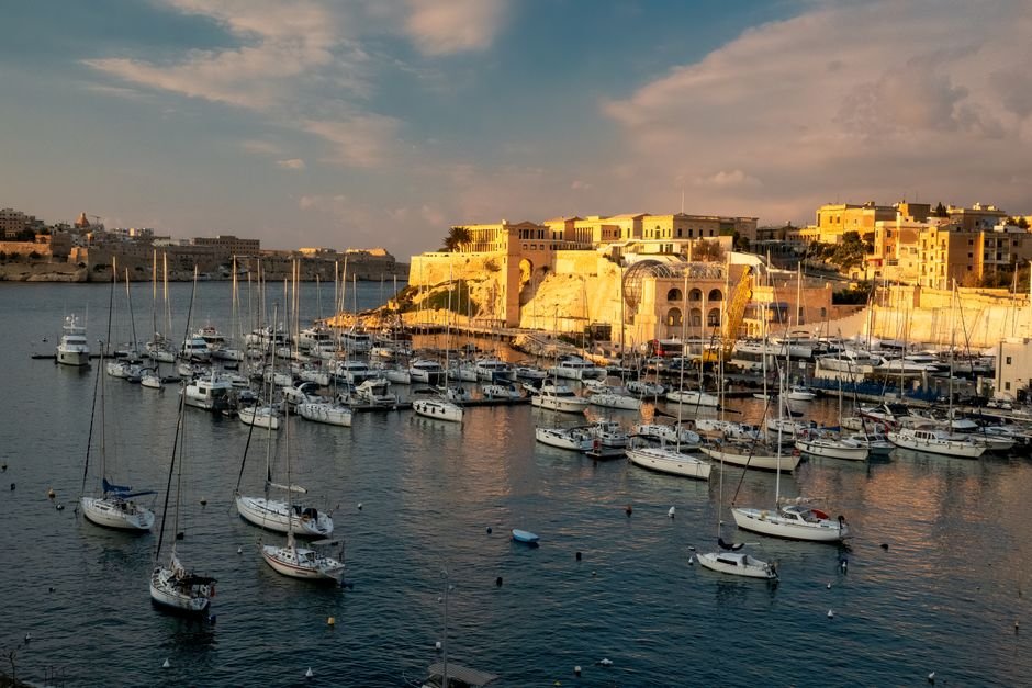 Budget Sailing Mediterranean: Raw Nights in Valletta, Malta