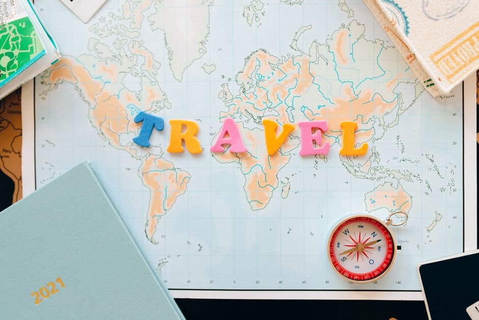 AI trip planner vs human travel advisor